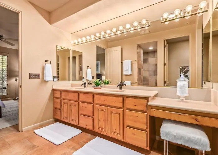 Rio Retreat Well Appointed Three Bedroom Three Bath *